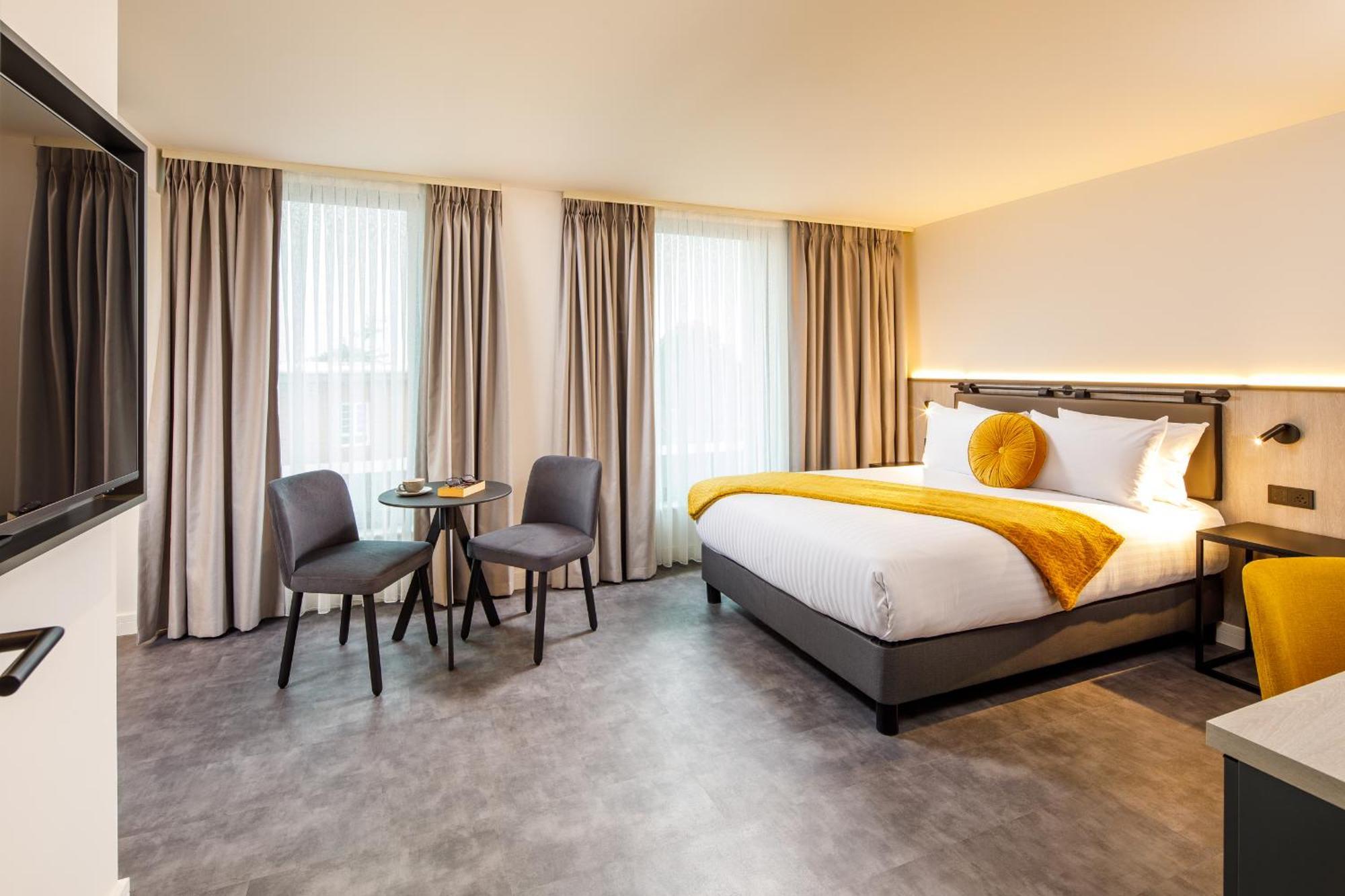 Southgate Hotel London East Barnet ภายนอก รูปภาพ