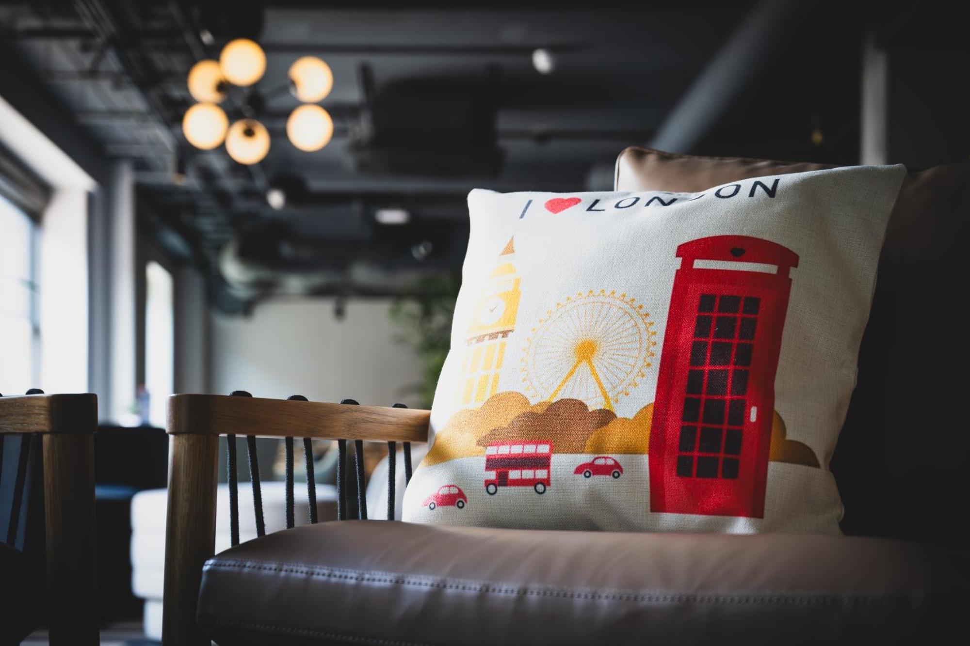 Southgate Hotel London East Barnet ภายนอก รูปภาพ