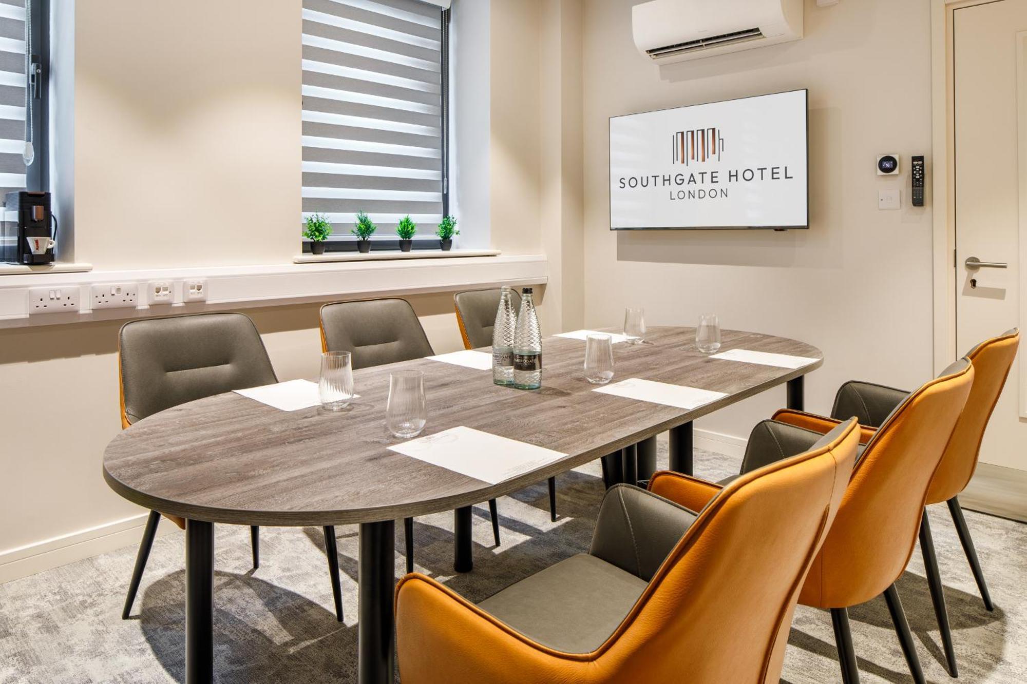 Southgate Hotel London East Barnet ภายนอก รูปภาพ