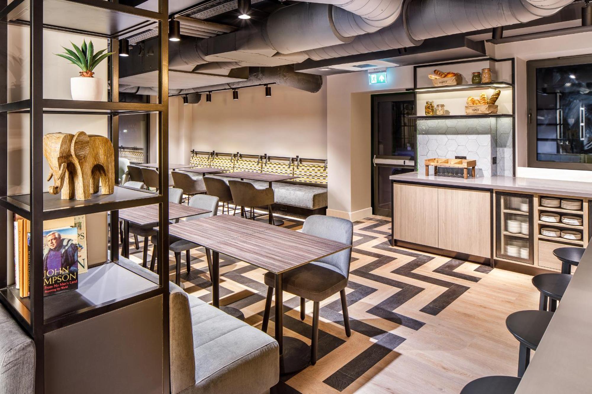 Southgate Hotel London East Barnet ภายนอก รูปภาพ