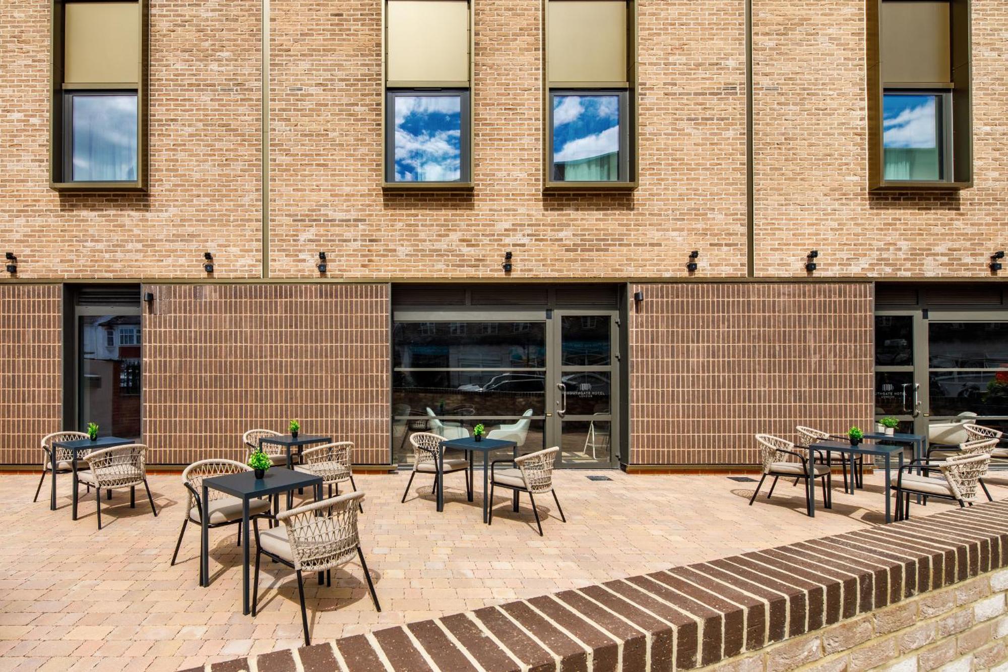 Southgate Hotel London East Barnet ภายนอก รูปภาพ