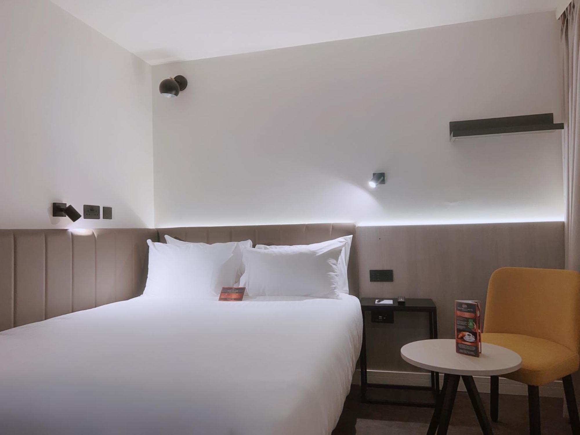 Southgate Hotel London East Barnet ภายนอก รูปภาพ